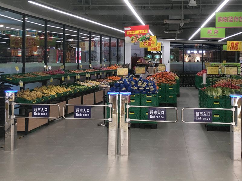 Sieci supermarketów instalują pionową bramę skrzydłową do supermarketów amerykańskich